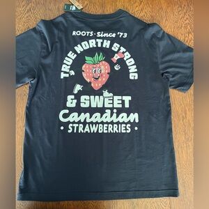 NWT | Roots True North Strong & Sweet Strawberry Graphic Tee Navy Unisex S/M